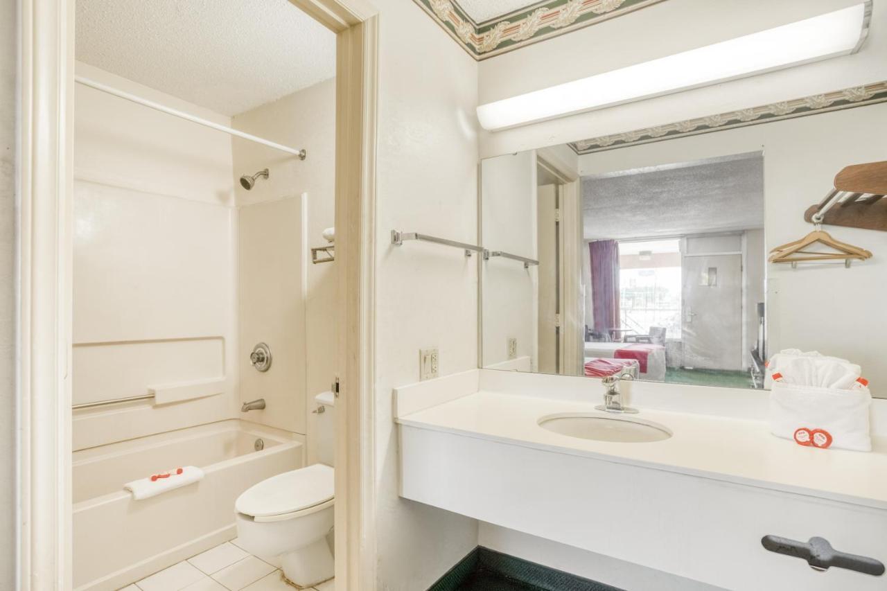 Hotel Walterboro Southwest Экстерьер фото